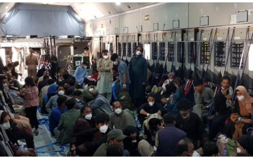 Asturias acogerá a unos 30 refugiados afganos: "Están cansados y emocionalmente agotados"