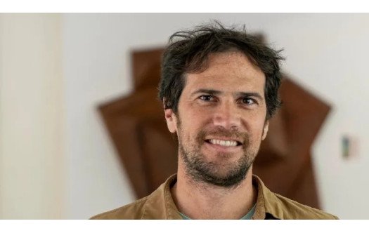 Joan Monrás, economista: "Cuando la sociedad recibe inmigrantes se da un cambio permanente hacia gente más joven"
